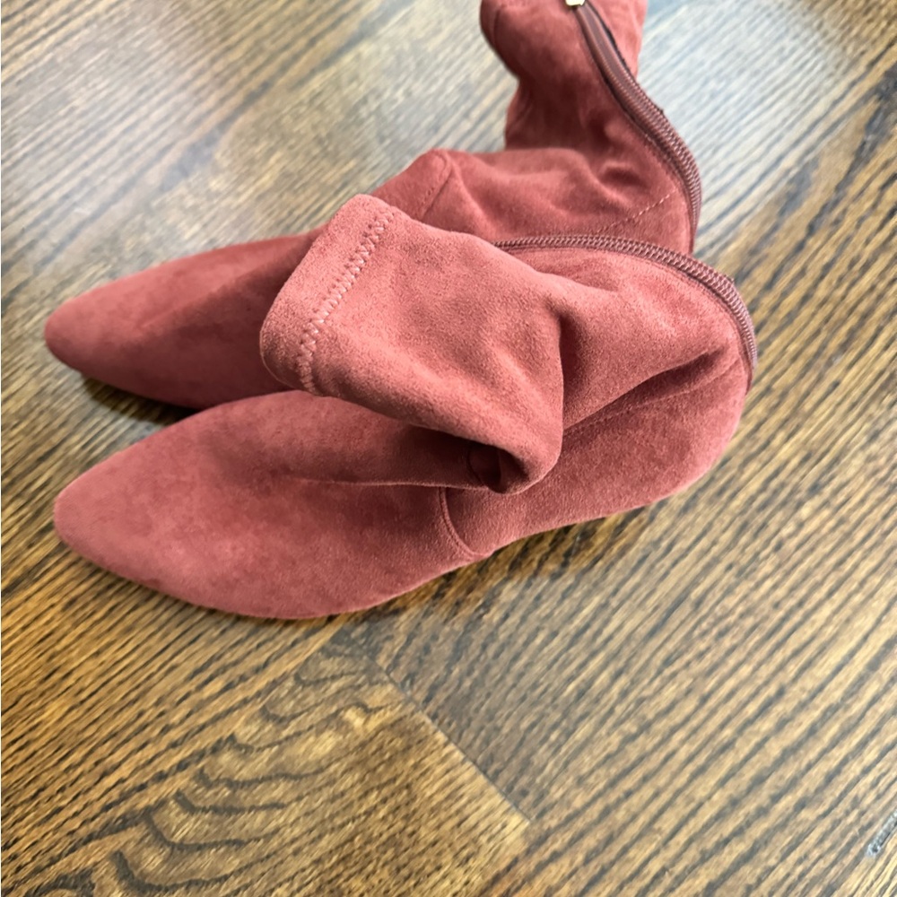 Anthropologie mauve booties size 6 never worn